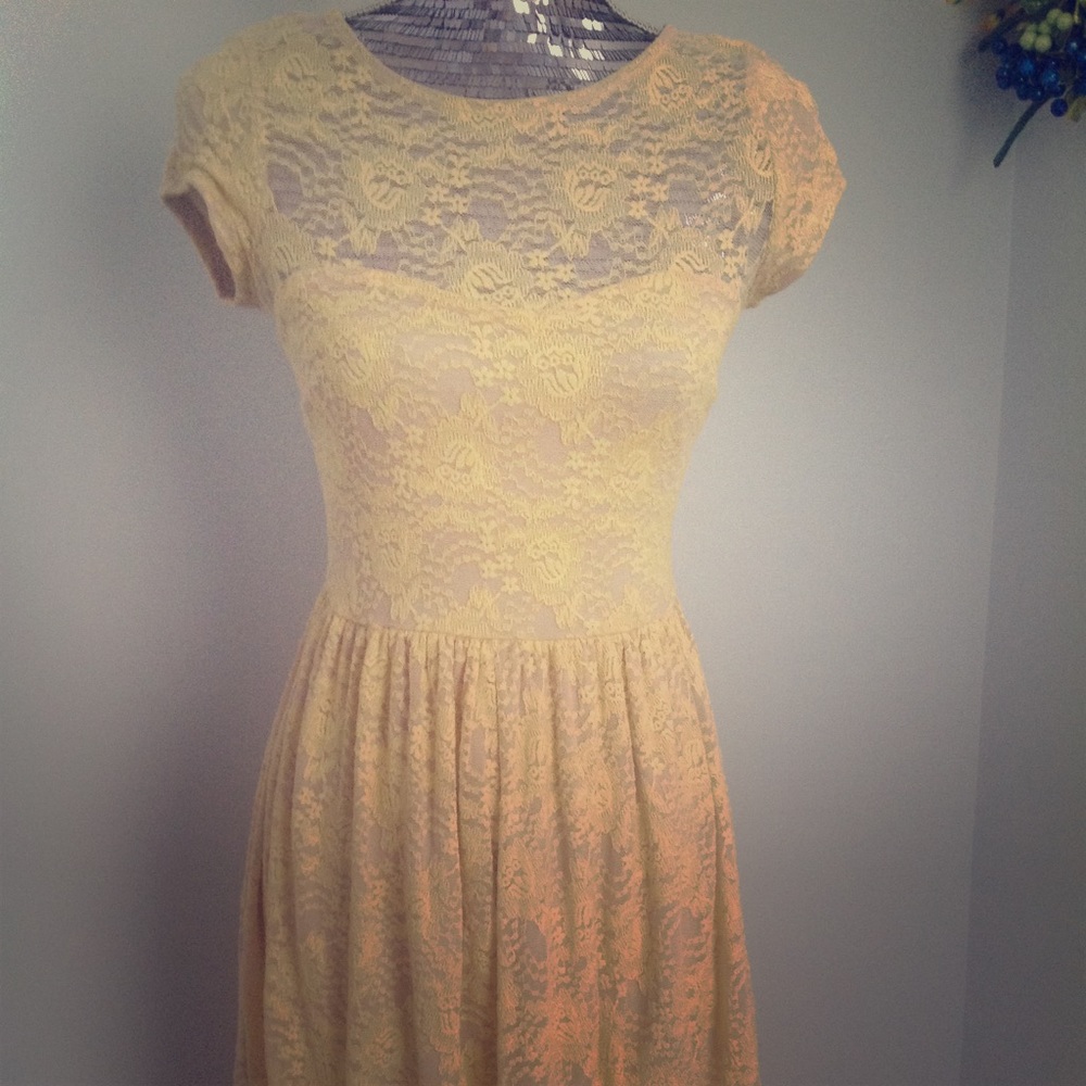 ♣️ 3/$20 Finn & clover yellow lace handkerchief dress - Picture 2 of 8